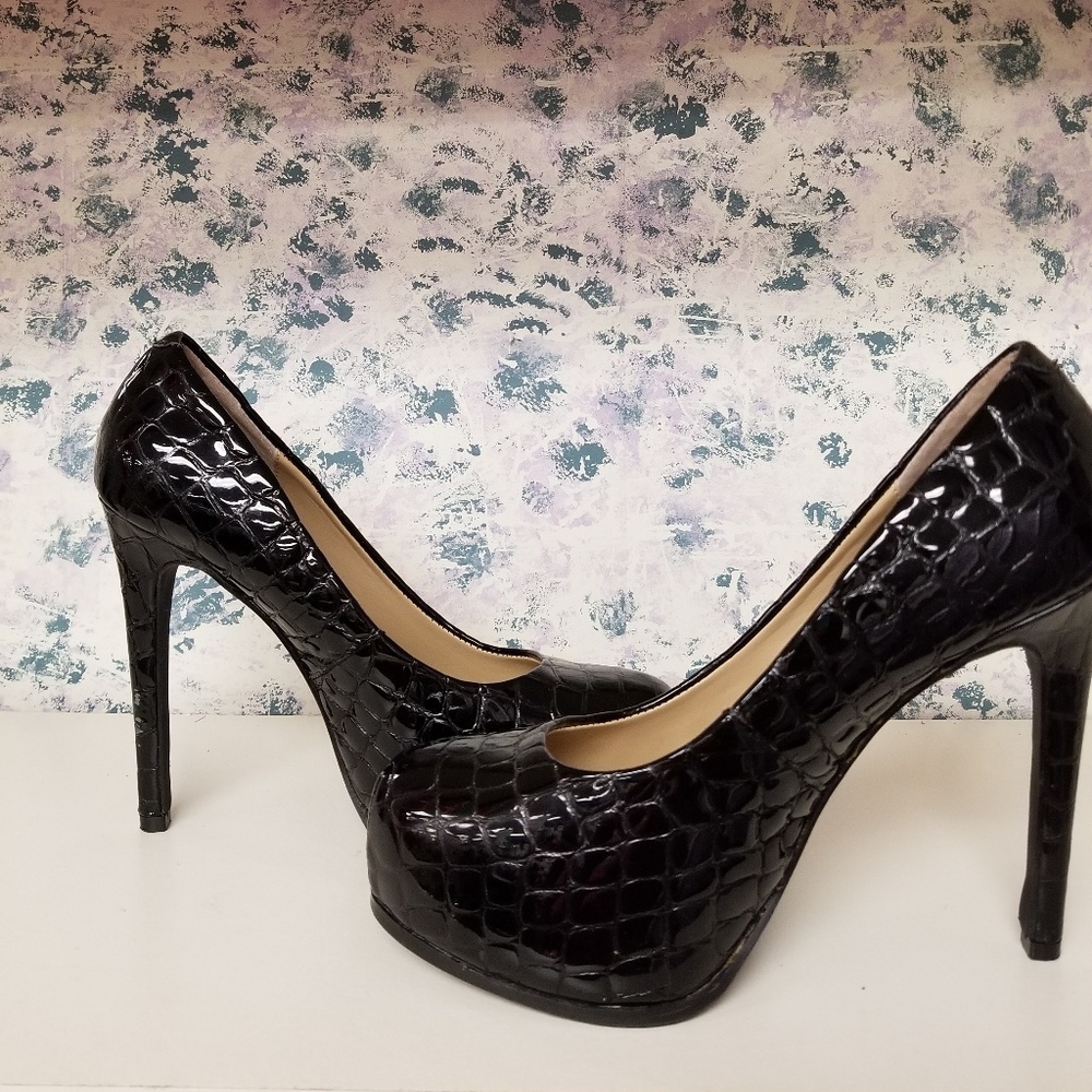Kelsie  Patent Leather Croc Stiletto - Picture 5 of 5